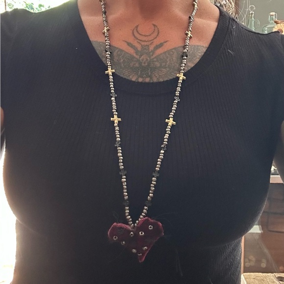 Velvet heart necklace - Picture 9 of 9